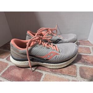 Saucony Triumph 18 Womens Size 8 Gray Pink Running Shoes Sneakers S10595-30